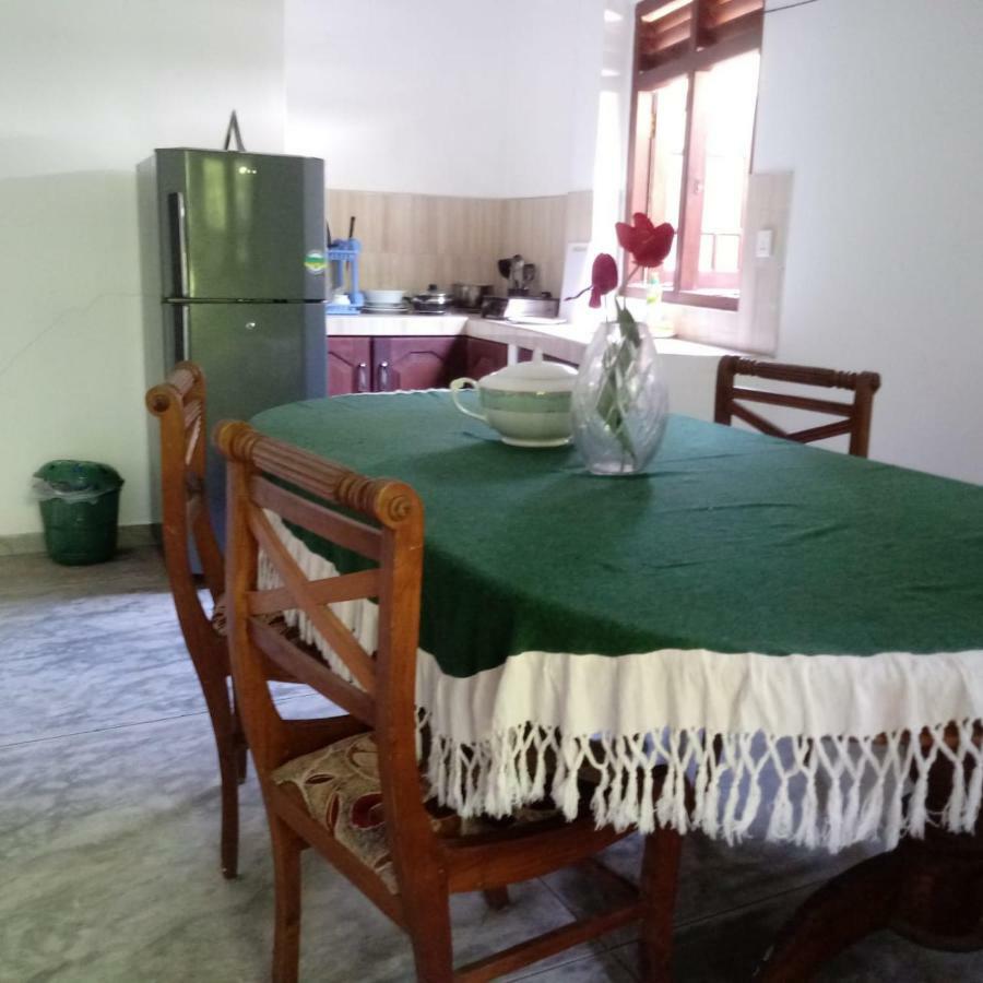 Unawatuna Backpacker Lodge Dış mekan fotoğraf